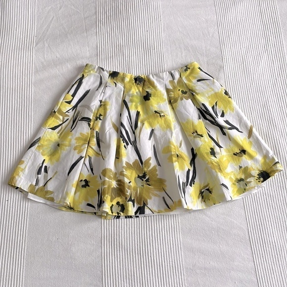 ALICE + Olivia Connor Daisy Skirt Size 8 - Picture 4 of 9